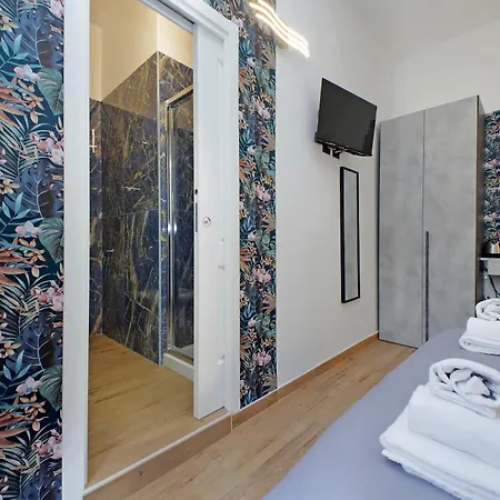 Misa San Lorenzo Guest house Rome